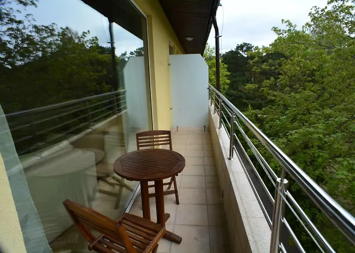 Floryda Bed and Breakfast 3*